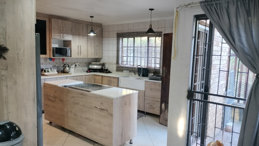 3 Bedroom Property for Sale in Safari Gardens North West